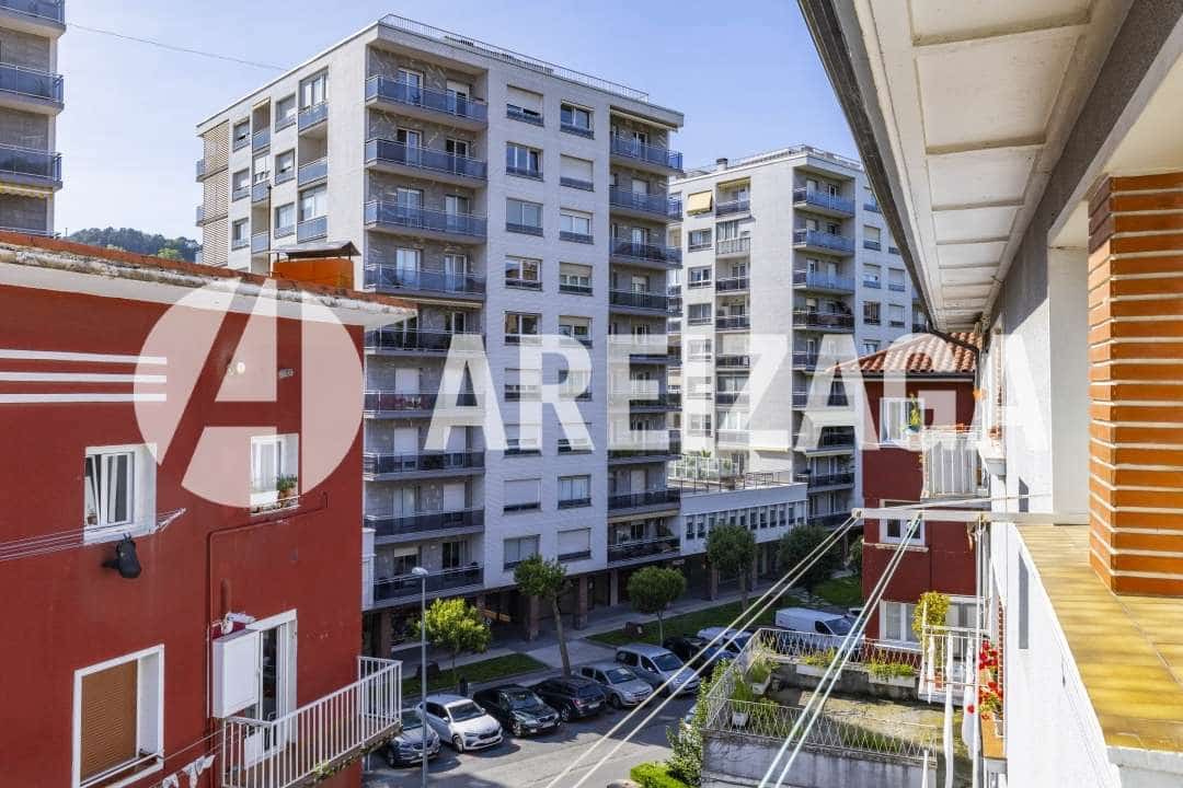3 bedroom Apartment for sale in Donostia-San Sebastian - € 714,000 (Ref: 9850514)