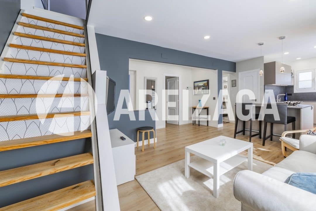 3 bedroom Apartment for sale in Donostia-San Sebastian - € 714,000 (Ref: 9850514)