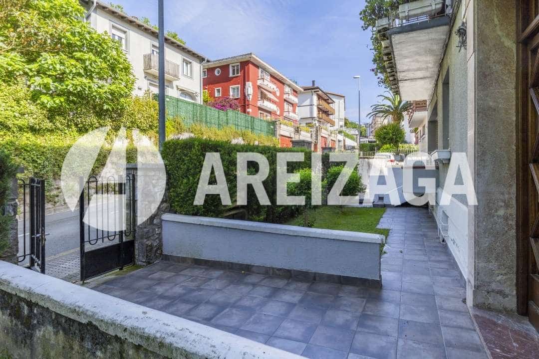 3 bedroom Apartment for sale in Donostia-San Sebastian - € 714,000 (Ref: 9850514)