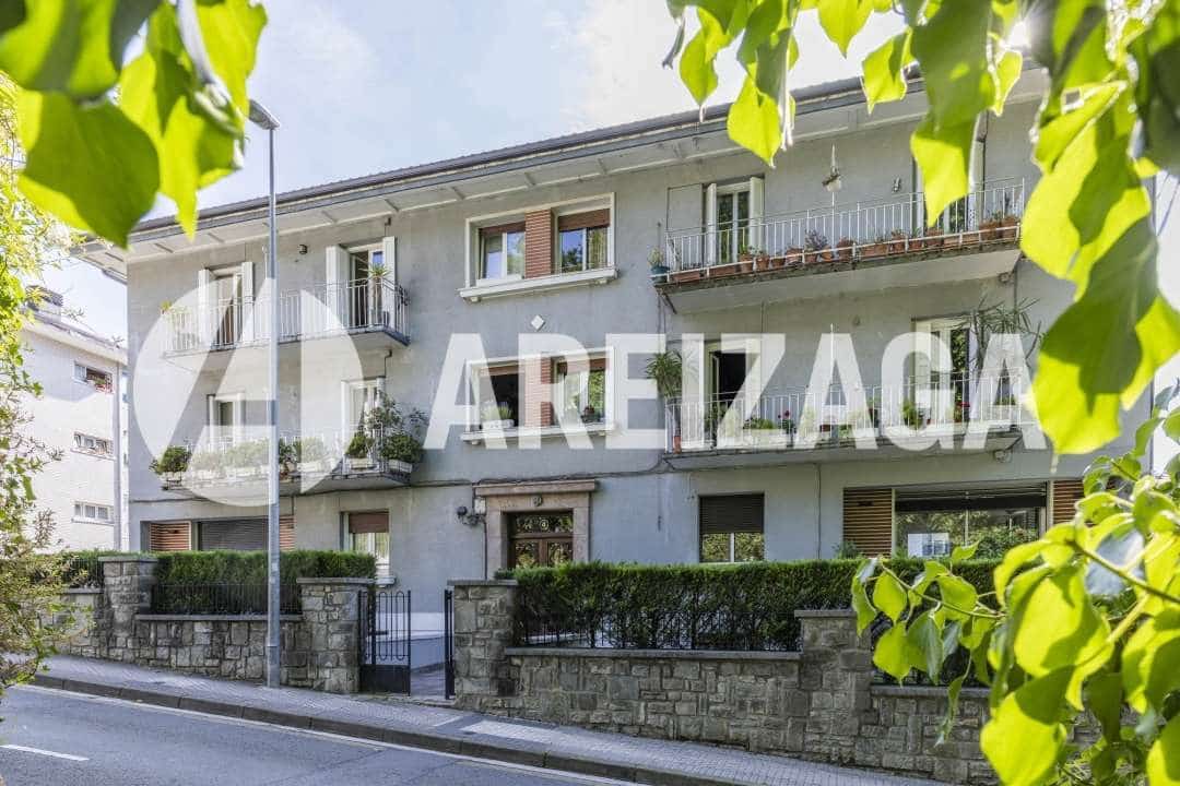 3 bedroom Apartment for sale in Donostia-San Sebastian - € 714,000 (Ref: 9850514)