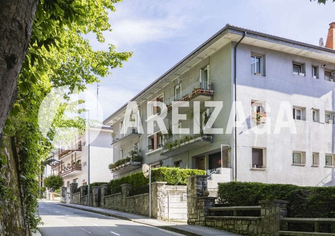 3 bedroom Apartment for sale in Donostia-San Sebastian - € 714,000 (Ref: 9850514)