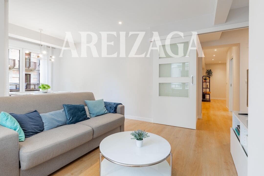 2 bedroom Flat for sale in Donostia-San Sebastian - € 725,000 (Ref: 9854520)