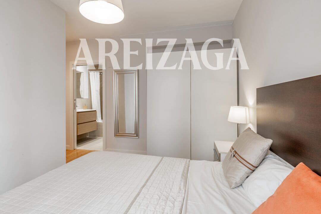 2 bedroom Flat for sale in Donostia-San Sebastian - € 725,000 (Ref: 9854520)