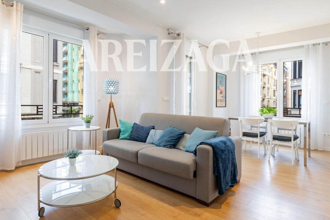 2 bedroom Flat for sale in Donostia-San Sebastian - € 725,000 (Ref: 9854520)