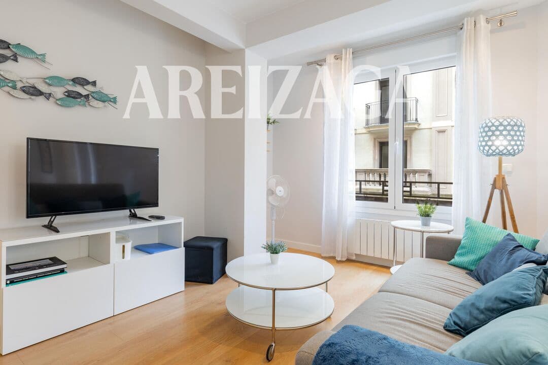 2 bedroom Flat for sale in Donostia-San Sebastian - € 725,000 (Ref: 9854520)