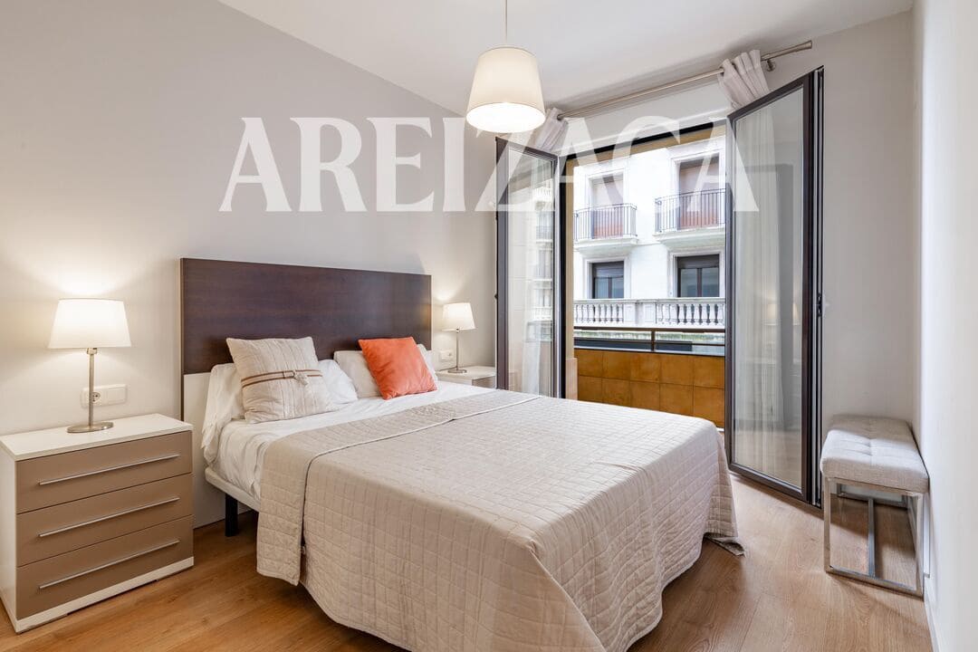 2 bedroom Flat for sale in Donostia-San Sebastian - € 725,000 (Ref: 9854520)
