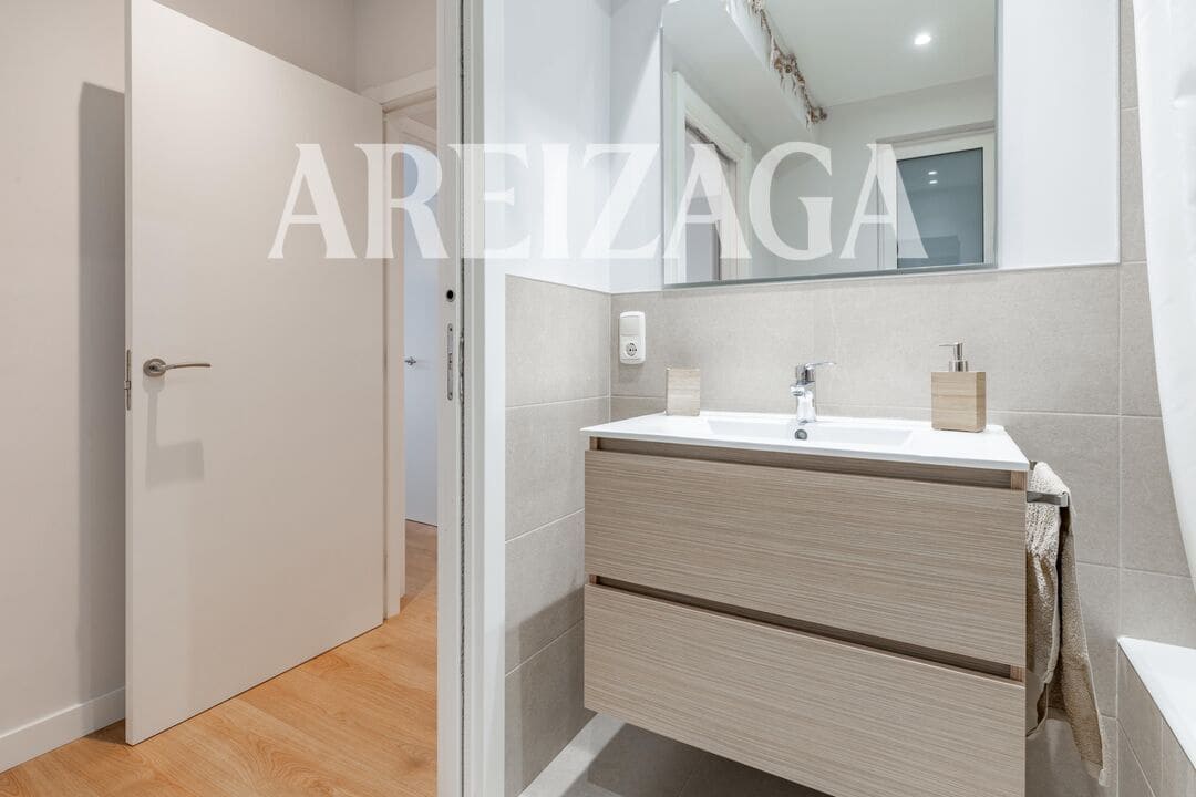 2 bedroom Flat for sale in Donostia-San Sebastian - € 725,000 (Ref: 9854520)