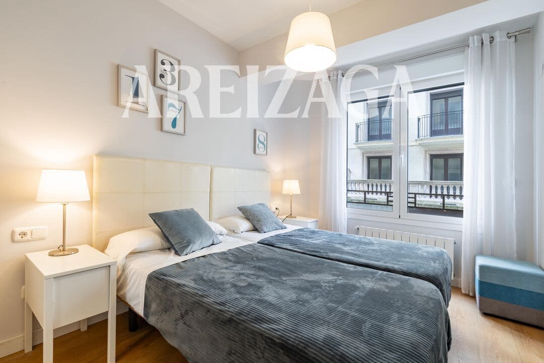 2 bedroom Flat for sale in Donostia-San Sebastian - € 725,000 (Ref: 9854520)