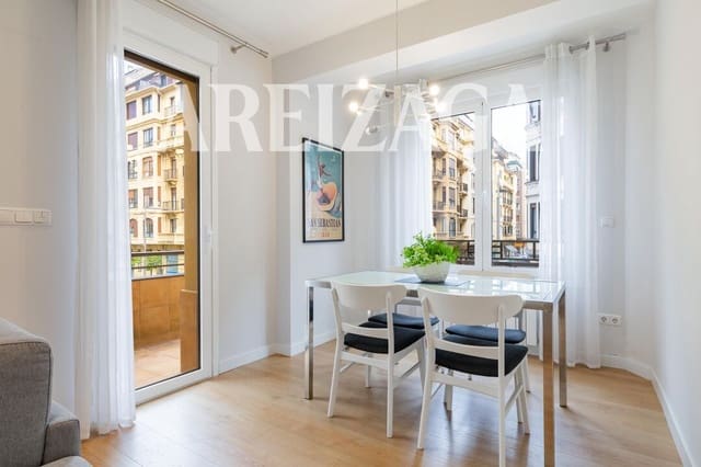 2 bedroom Flat for sale in Donostia-San Sebastián - € 725,000 (Ref: 9854520)