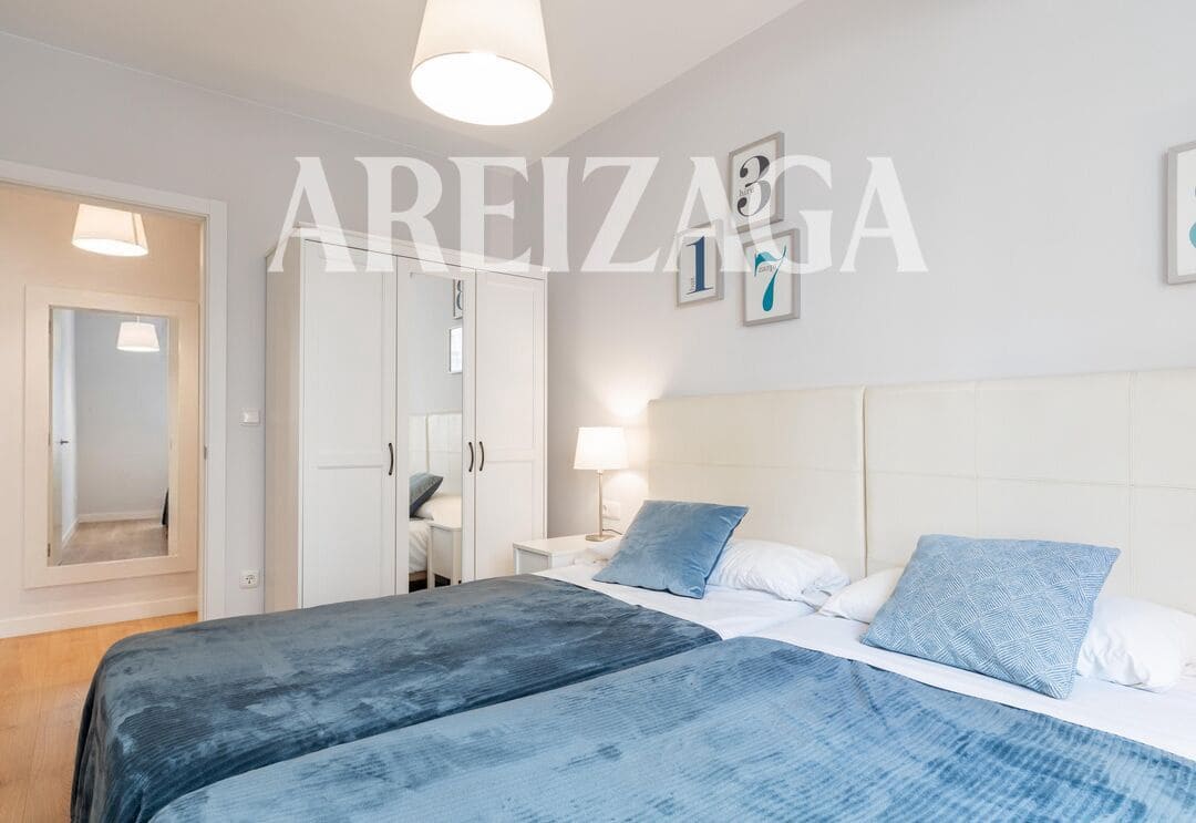 2 bedroom Flat for sale in Donostia-San Sebastian - € 725,000 (Ref: 9854520)