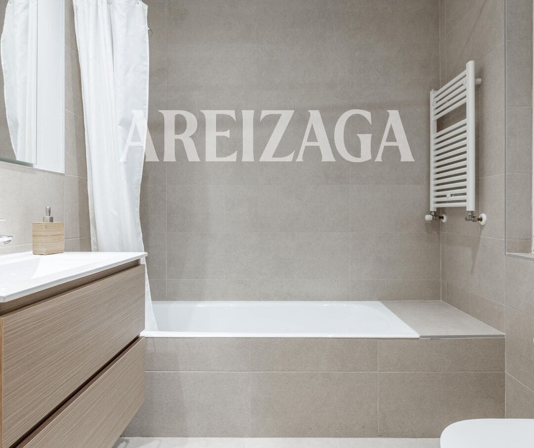 2 bedroom Flat for sale in Donostia-San Sebastian - € 725,000 (Ref: 9854520)