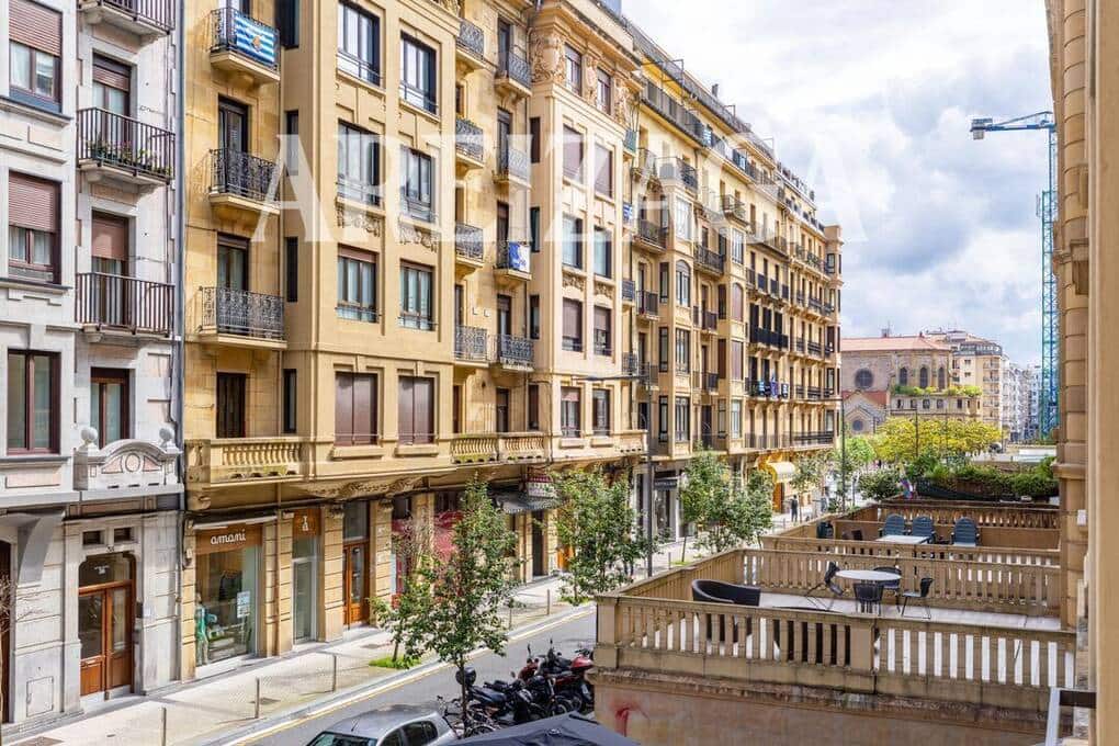 2 bedroom Flat for sale in Donostia-San Sebastian - € 725,000 (Ref: 9854520)