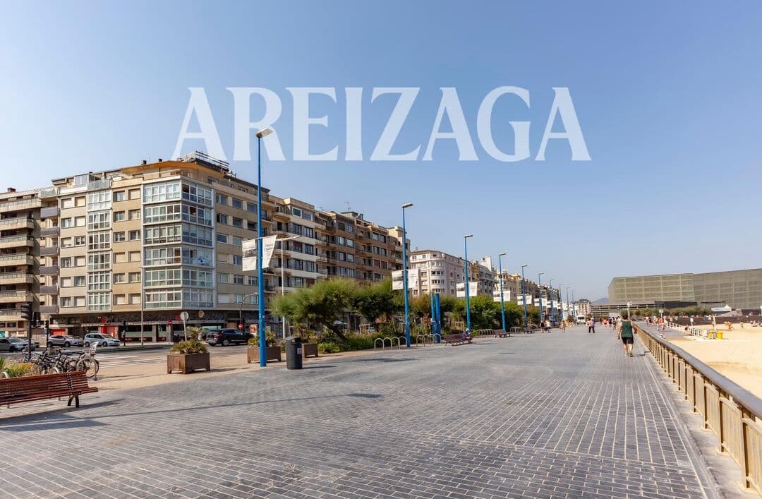 2 bedroom Flat for sale in Donostia-San Sebastian - € 725,000 (Ref: 9854520)