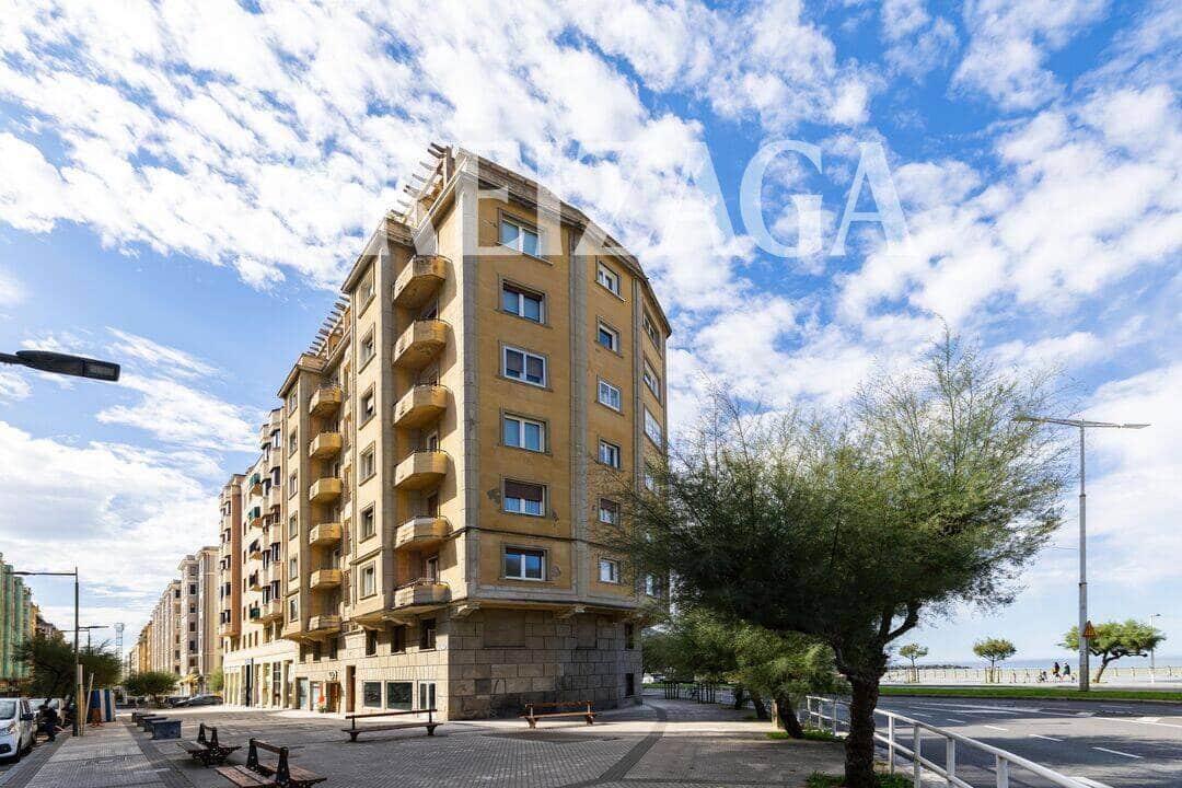 2 bedroom Flat for sale in Donostia-San Sebastian - € 725,000 (Ref: 9854520)