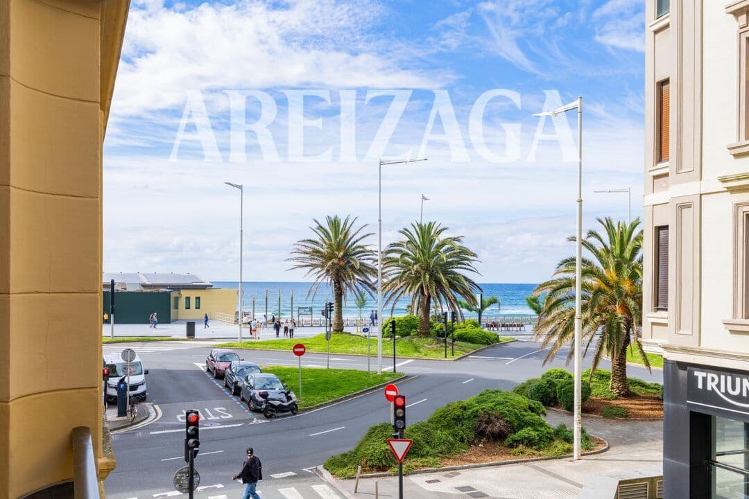 2 bedroom Flat for sale in Donostia-San Sebastian - € 725,000 (Ref: 9854520)