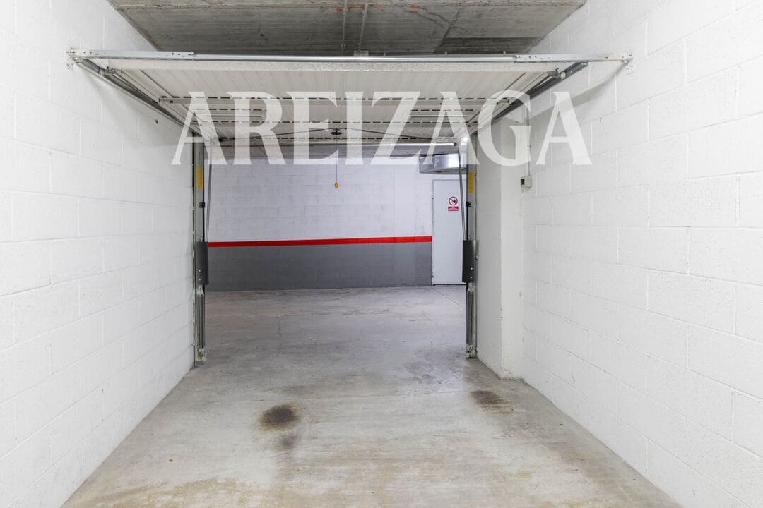 Piso de 3 habitaciones en Donostia-San Sebastián en venta - 810.000 € (Ref: 9854521)
