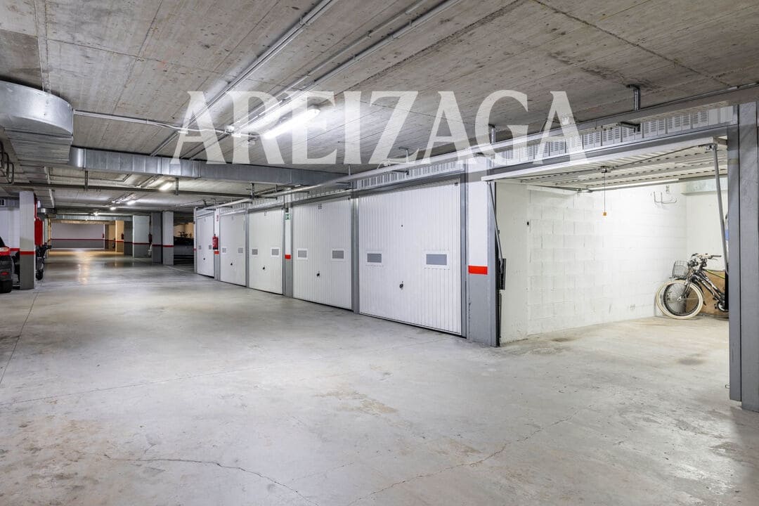 Piso de 3 habitaciones en Donostia-San Sebastián en venta - 810.000 € (Ref: 9854521)