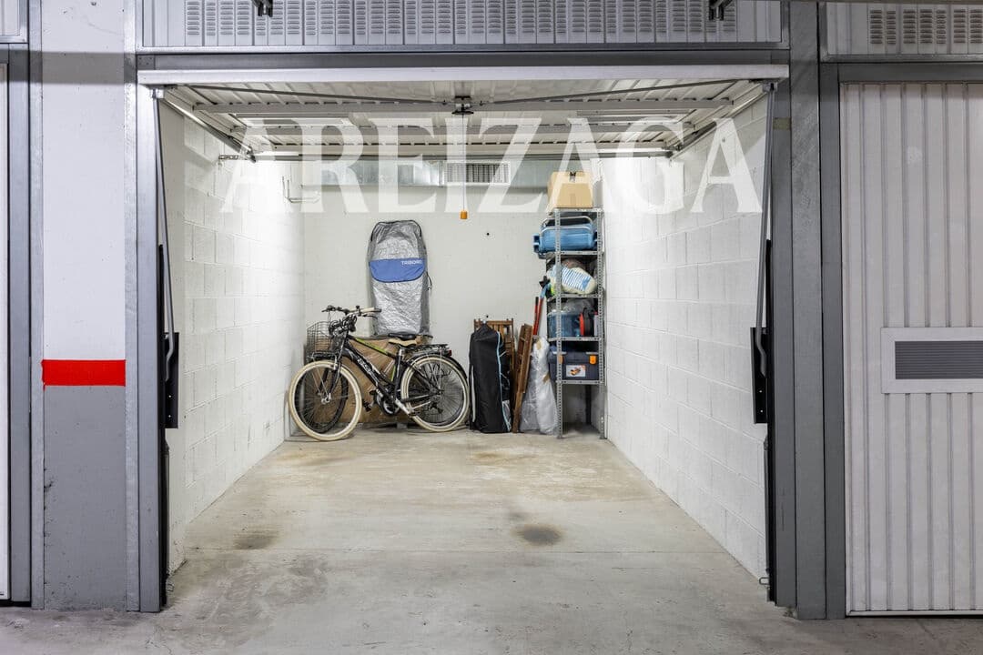 Piso de 3 habitaciones en Donostia-San Sebastián en venta - 810.000 € (Ref: 9854521)