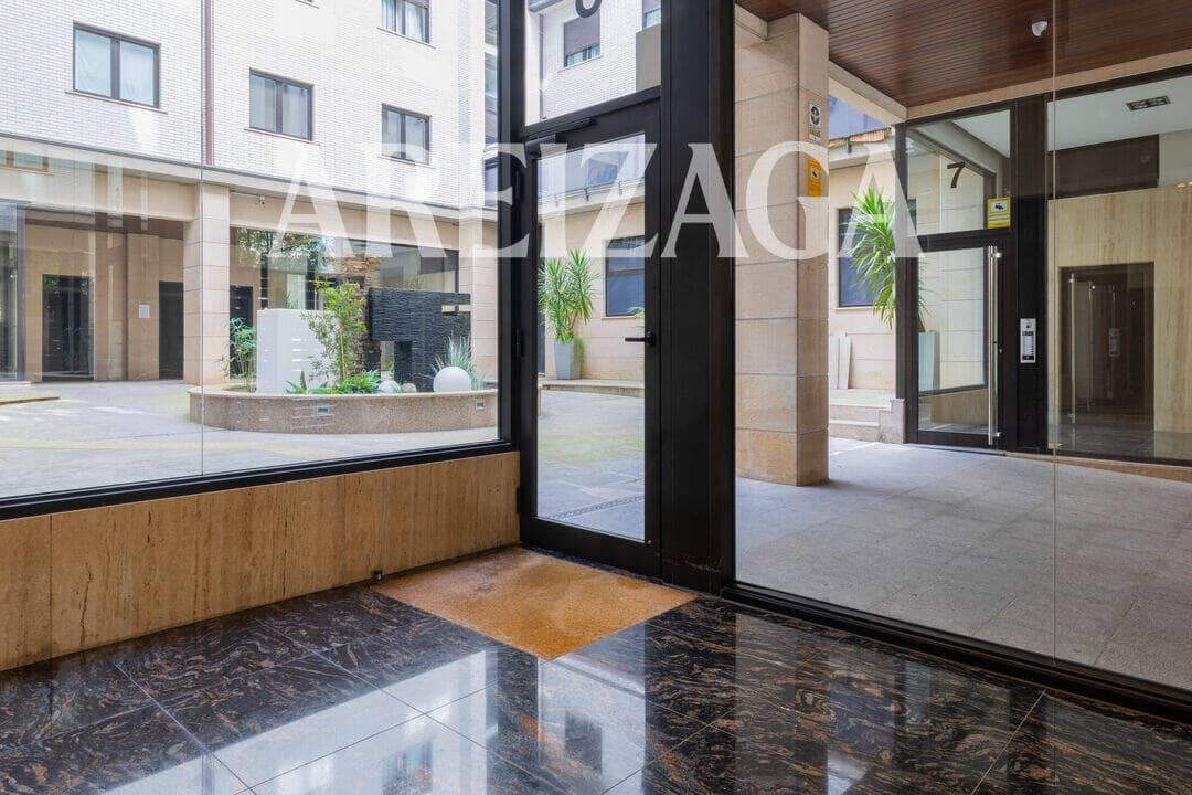 Piso de 3 habitaciones en Donostia-San Sebastián en venta - 810.000 € (Ref: 9854521)