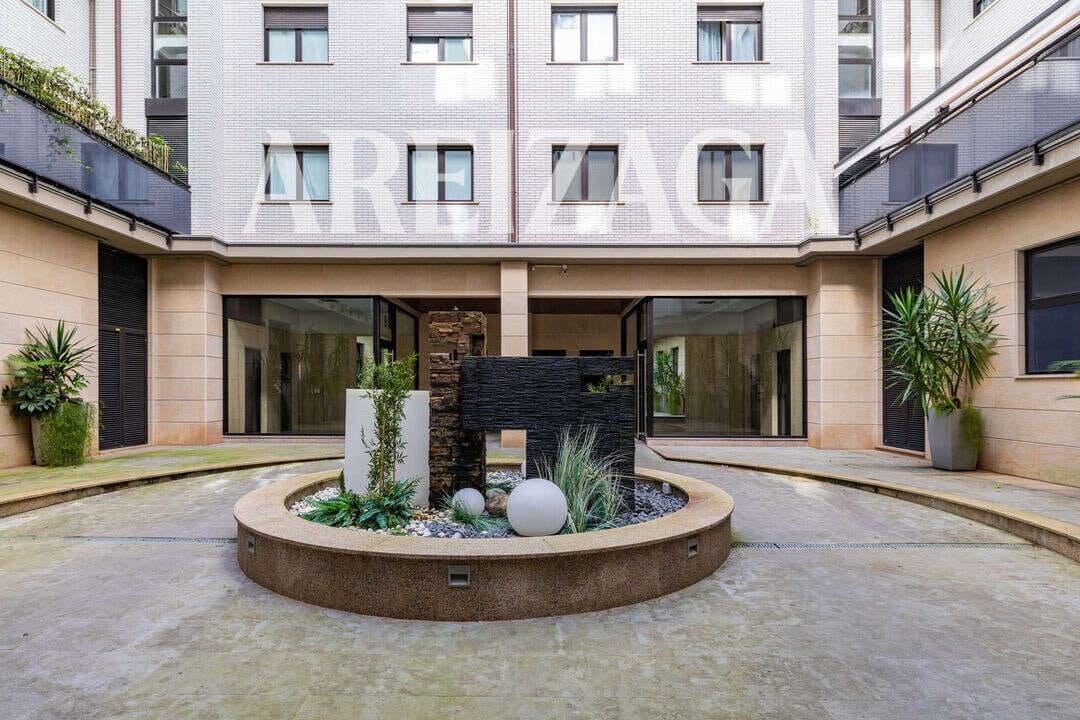 Piso de 3 habitaciones en Donostia-San Sebastián en venta - 810.000 € (Ref: 9854521)