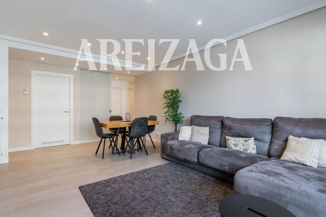 Piso de 3 habitaciones en Donostia-San Sebastián en venta - 810.000 € (Ref: 9854521)