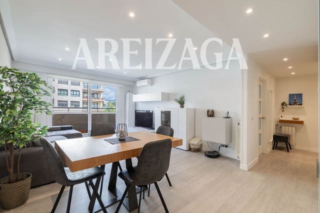 Piso de 3 habitaciones en Donostia-San Sebastián en venta - 810.000 € (Ref: 9854521)