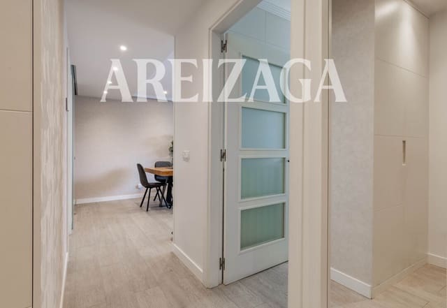 Piso de 3 habitaciones en Donostia-San Sebastián en venta - 810.000 € (Ref: 9854521)