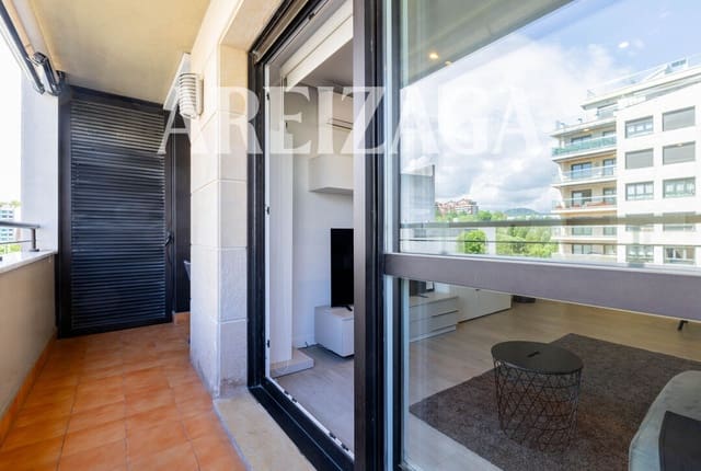 Piso de 3 habitaciones en Donostia-San Sebastián en venta - 810.000 € (Ref: 9854521)