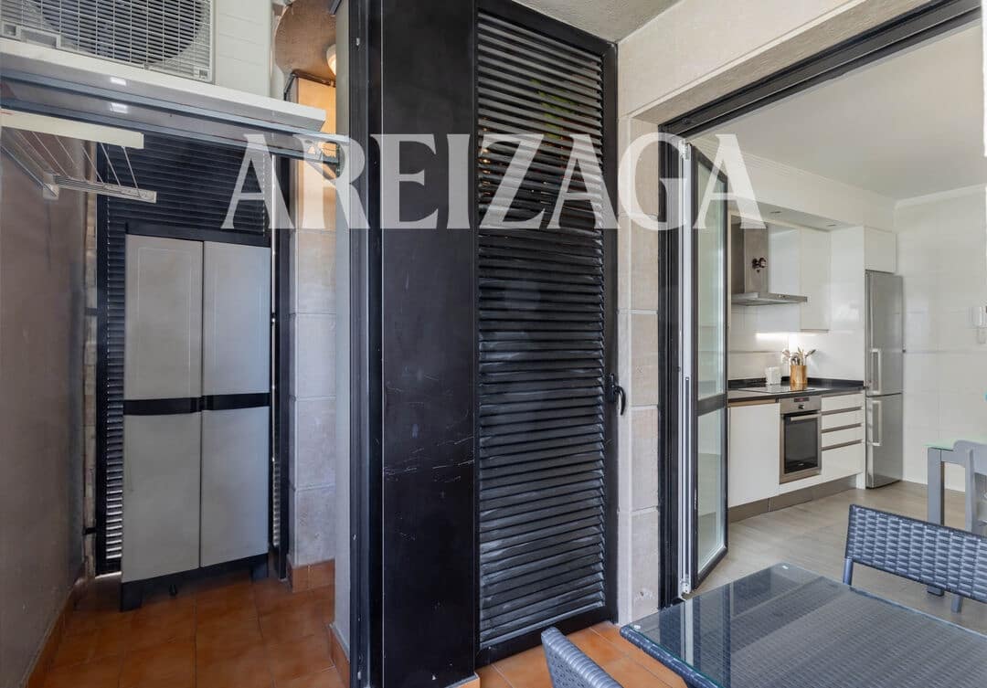 Piso de 3 habitaciones en Donostia-San Sebastián en venta - 810.000 € (Ref: 9854521)