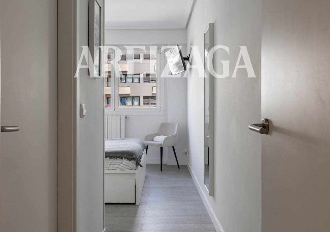 Piso de 3 habitaciones en Donostia-San Sebastián en venta - 810.000 € (Ref: 9854521)