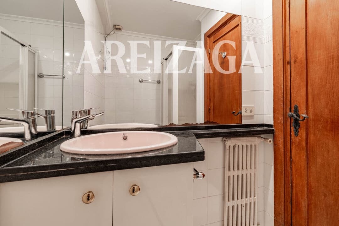 9 soveværelse Byhus til salg i Donostia-San Sebastian - € 1.500.000 (Ref: 9868025)