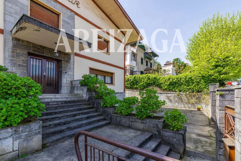9 soveværelse Byhus til salg i Donostia-San Sebastian - € 1.500.000 (Ref: 9868025)
