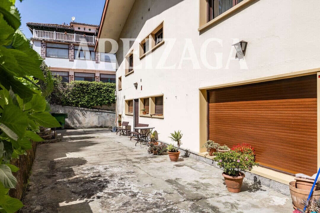 9 soveværelse Byhus til salg i Donostia-San Sebastian - € 1.500.000 (Ref: 9868025)