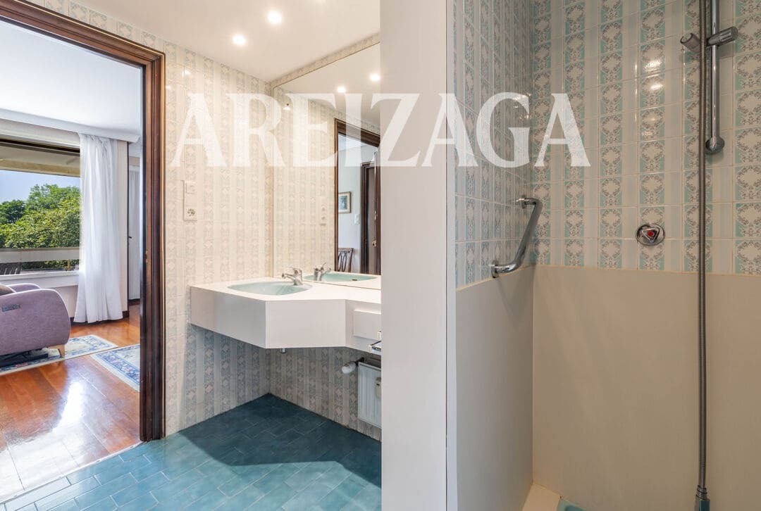 5 sypialnia Mieszkanie na sprzedaż w Donostia-San Sebastian z basenem - 1 300 000 € (Ref: 9880227)