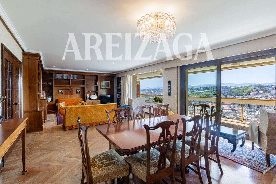 5 sypialnia Mieszkanie na sprzedaż w Donostia-San Sebastian z basenem - 1 300 000 € (Ref: 9880227)