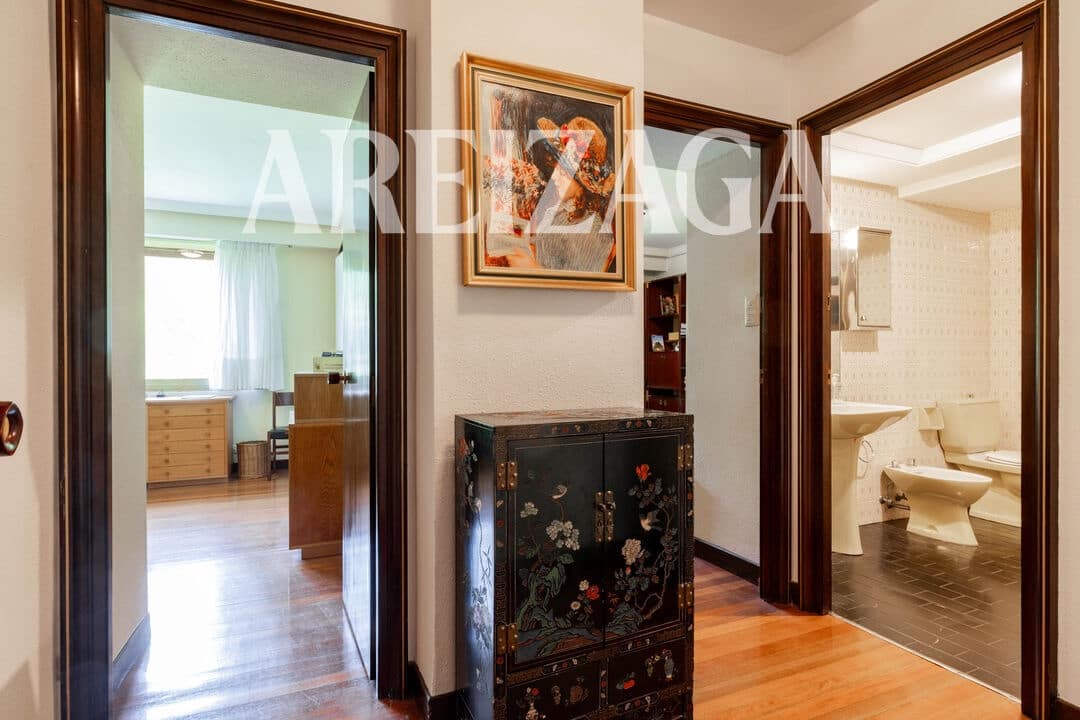5 sypialnia Mieszkanie na sprzedaż w Donostia-San Sebastian z basenem - 1 300 000 € (Ref: 9880227)