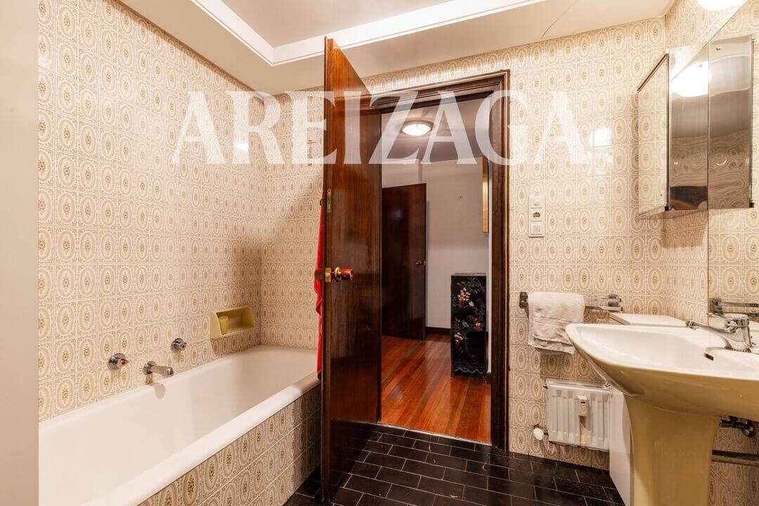5 sypialnia Mieszkanie na sprzedaż w Donostia-San Sebastian z basenem - 1 300 000 € (Ref: 9880227)