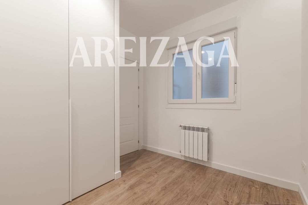 Piso de 3 habitaciones en Donostia-San Sebastián en venta - 1.295.000 € (Ref: 9914944)