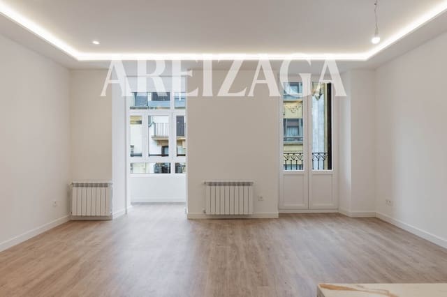 Piso de 3 habitaciones en Donostia-San Sebastián en venta - 1.295.000 € (Ref: 9914944)