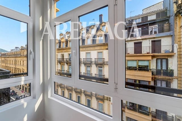 Piso de 3 habitaciones en Donostia-San Sebastián en venta - 1.295.000 € (Ref: 9914944)