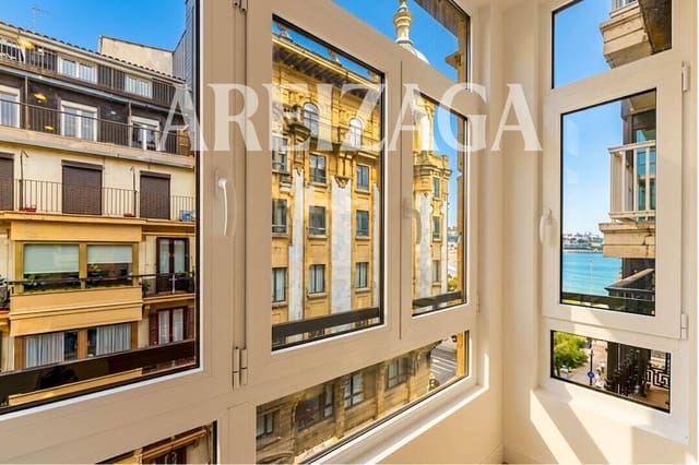 Piso de 3 habitaciones en Donostia-San Sebastián en venta - 1.295.000 € (Ref: 9914944)