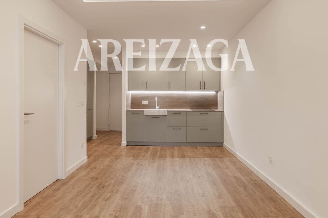 Piso de 1 habitación en Donostia-San Sebastián en venta - 550.000 € (Ref: 9914945)