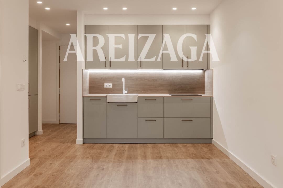 Piso de 1 habitación en Donostia-San Sebastián en venta - 550.000 € (Ref: 9914945)