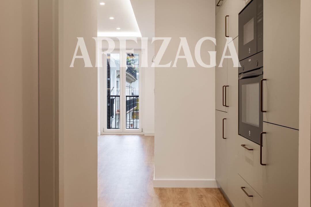 Piso de 1 habitación en Donostia-San Sebastián en venta - 550.000 € (Ref: 9914945)