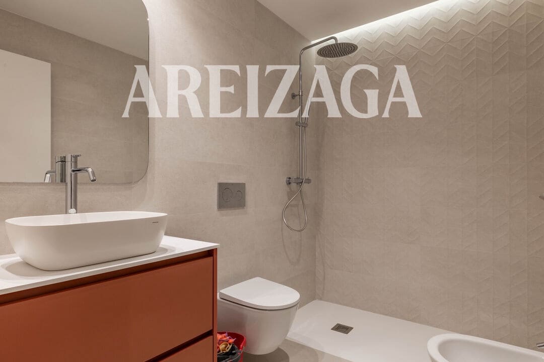 Piso de 1 habitación en Donostia-San Sebastián en venta - 550.000 € (Ref: 9914945)