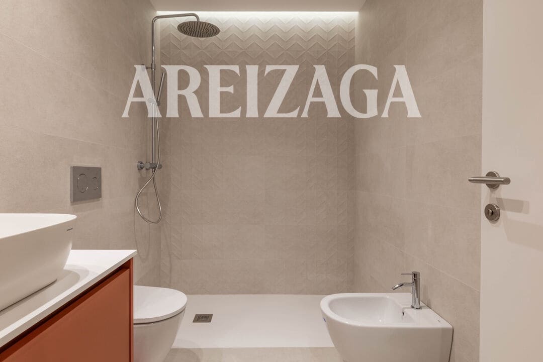 Piso de 1 habitación en Donostia-San Sebastián en venta - 550.000 € (Ref: 9914945)