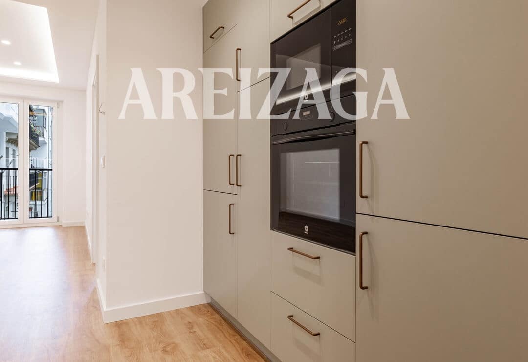 Piso de 1 habitación en Donostia-San Sebastián en venta - 550.000 € (Ref: 9914945)