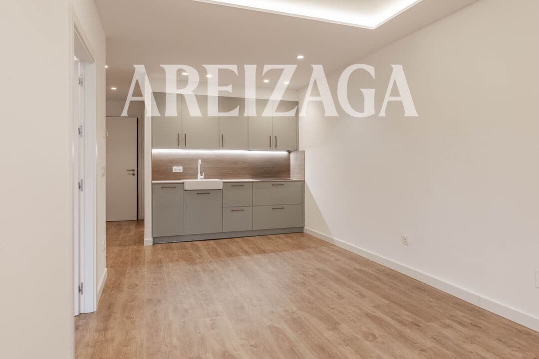 Piso de 1 habitación en Donostia-San Sebastián en venta - 550.000 € (Ref: 9914945)