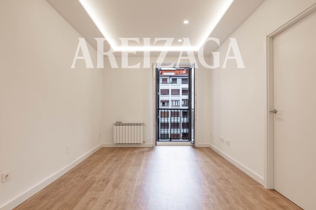 Piso de 1 habitación en Donostia-San Sebastián en venta - 550.000 € (Ref: 9914945)