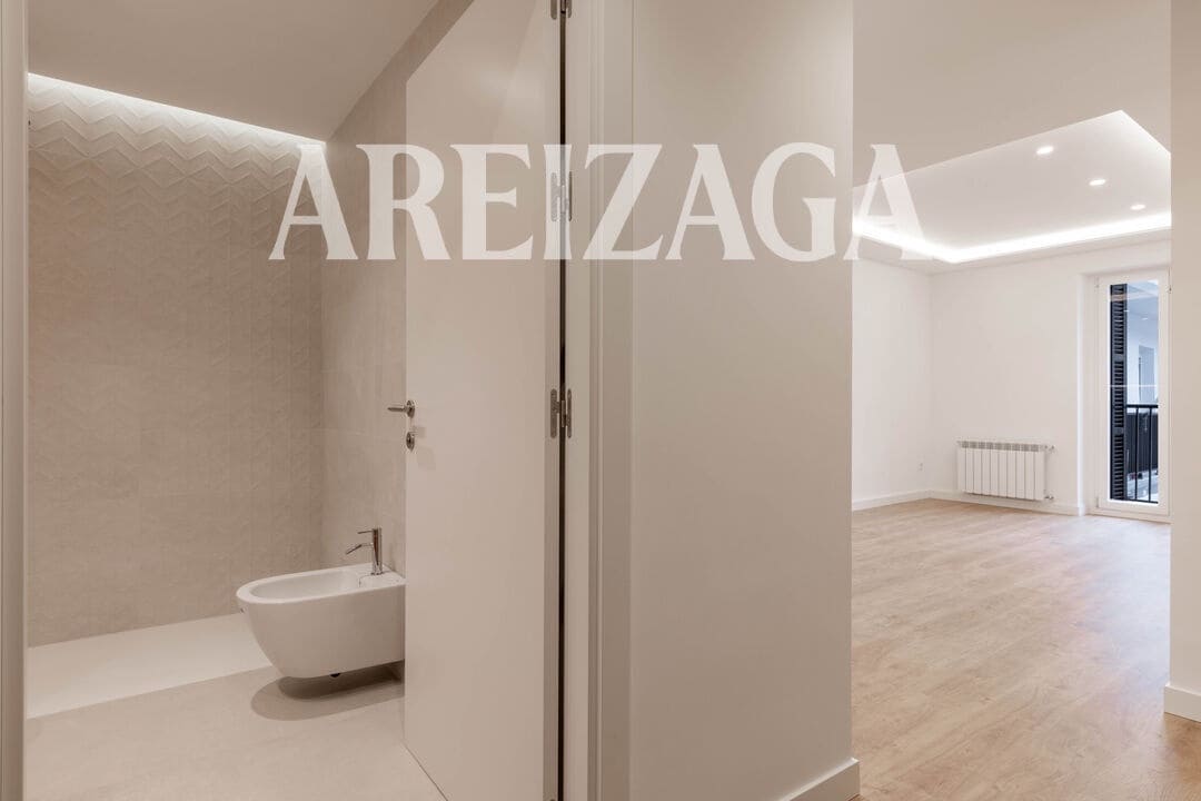 Piso de 1 habitación en Donostia-San Sebastián en venta - 550.000 € (Ref: 9914945)